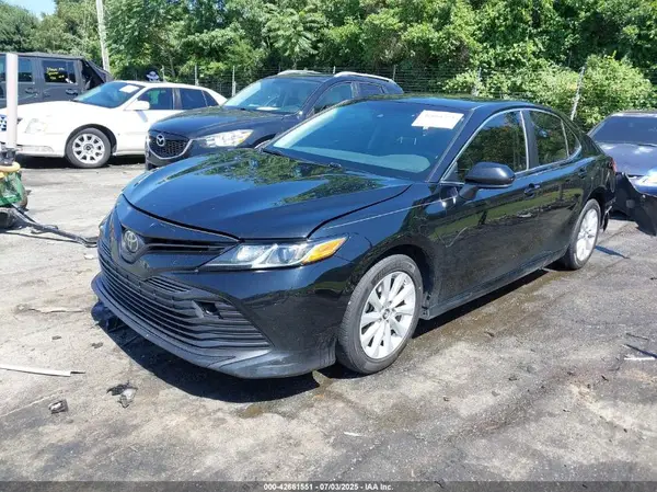 JTNB11HK2J3010350 2018 TOYOTA CAMRY - Image 2
