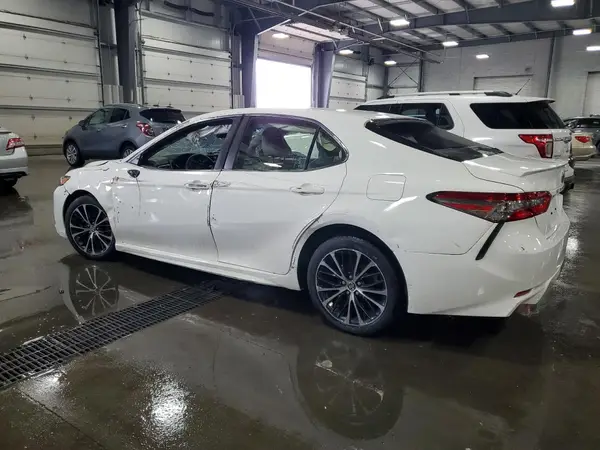 JTNB11HK2J3011174 2018 TOYOTA CAMRY - Image 2