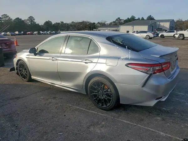 JTNB11HK2J3013104 2018 TOYOTA CAMRY - Image 2