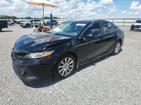 JTNB11HK2J3015080 2018 TOYOTA CAMRY - Image 1