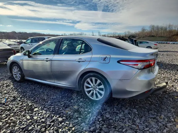 JTNB11HK2J3015189 2018 TOYOTA CAMRY - Image 2