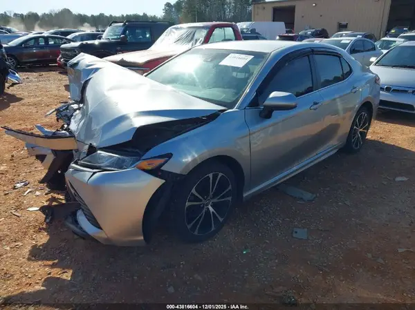 JTNB11HK2J3016505 2018 TOYOTA CAMRY - Image 2