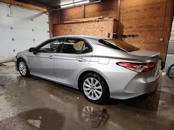 JTNB11HK2J3017914 2018 TOYOTA CAMRY - Image 2