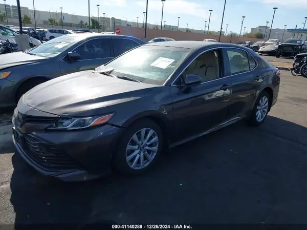 JTNB11HK2J3018965 2018 TOYOTA CAMRY - Image 2