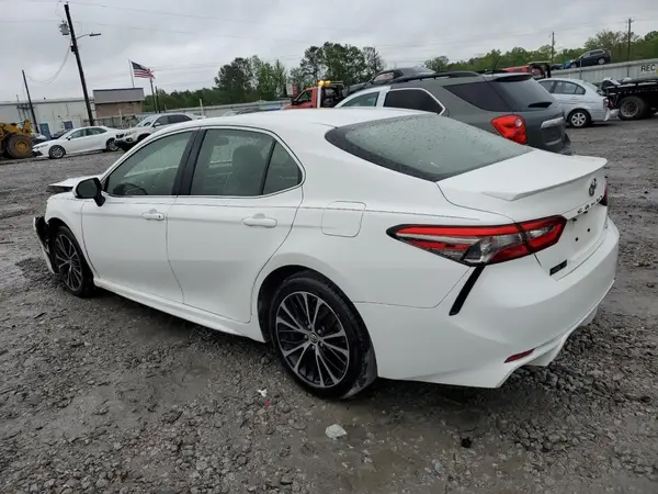 JTNB11HK2J3020215 2018 TOYOTA CAMRY - Image 2