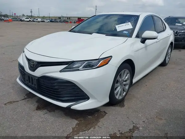 JTNB11HK2J3021025 2018 TOYOTA CAMRY - Image 2