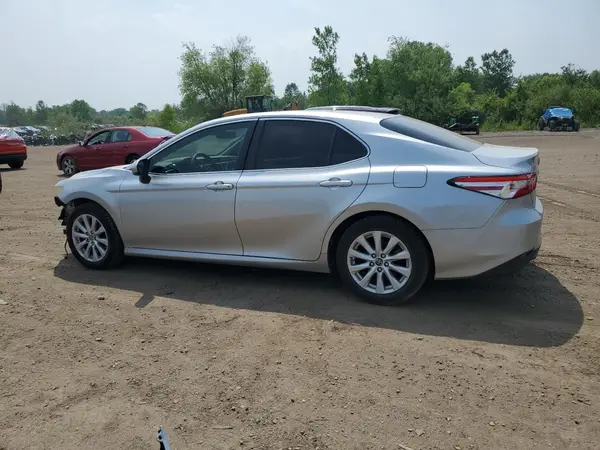 JTNB11HK2J3021493 2018 TOYOTA CAMRY - Image 2