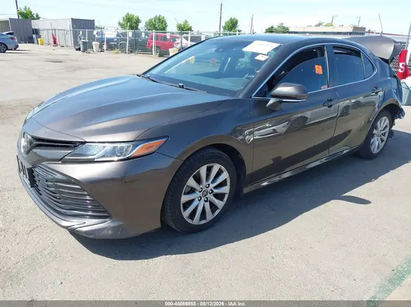 JTNB11HK2J3024295 2018 TOYOTA CAMRY - Image 2