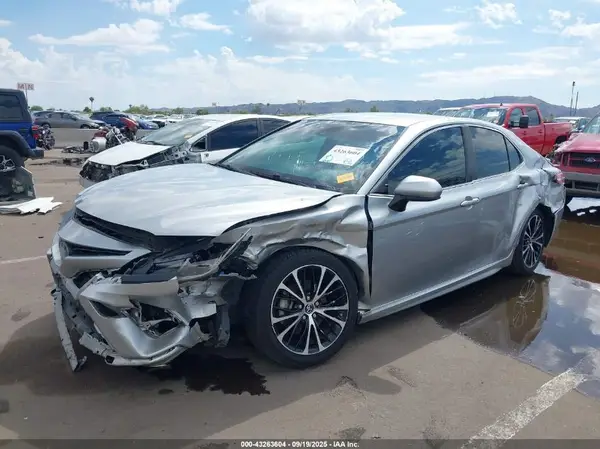 JTNB11HK2J3026287 2018 TOYOTA CAMRY - Image 2