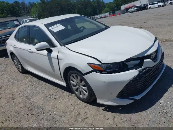 JTNB11HK2J3027990 2018 TOYOTA CAMRY - Image 1