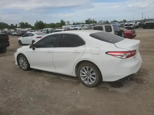 JTNB11HK2J3028444 2018 TOYOTA CAMRY - Image 2