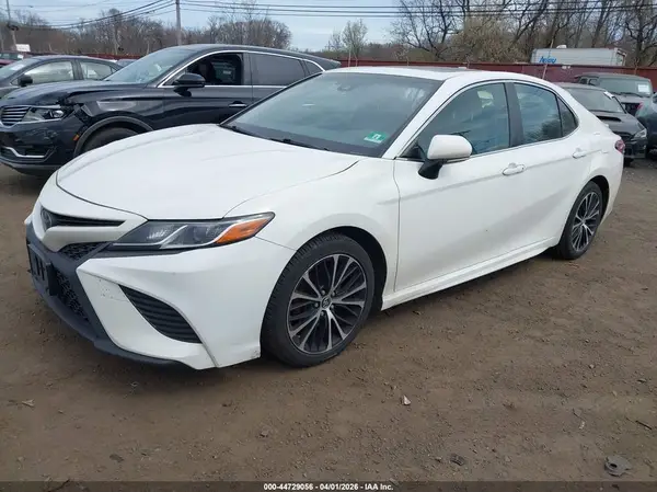 JTNB11HK2J3029223 2018 TOYOTA CAMRY - Image 2