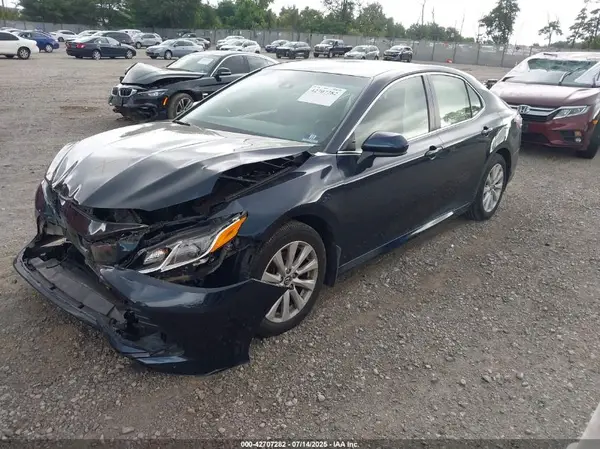 JTNB11HK2J3029576 2018 TOYOTA CAMRY - Image 2