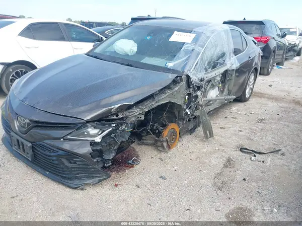 JTNB11HK2J3030680 2018 TOYOTA CAMRY - Image 2