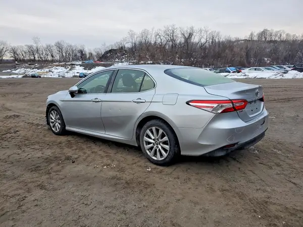 JTNB11HK2J3031361 2018 TOYOTA CAMRY - Image 2