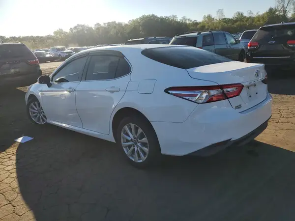 JTNB11HK2J3031988 2018 TOYOTA CAMRY - Image 2