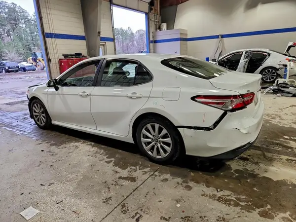 JTNB11HK2J3034387 2018 TOYOTA CAMRY - Image 2