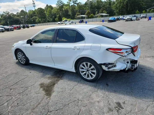 JTNB11HK2J3034390 2018 TOYOTA CAMRY - Image 2
