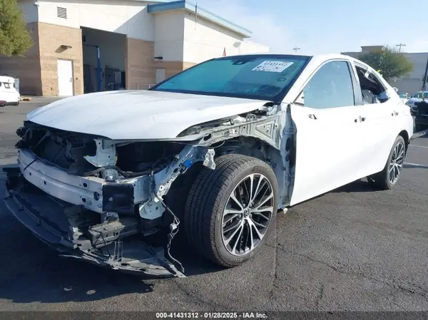 JTNB11HK2J3038746 2018 TOYOTA CAMRY - Image 2