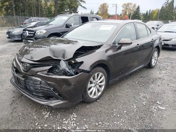 JTNB11HK2J3038844 2018 TOYOTA CAMRY - Image 2