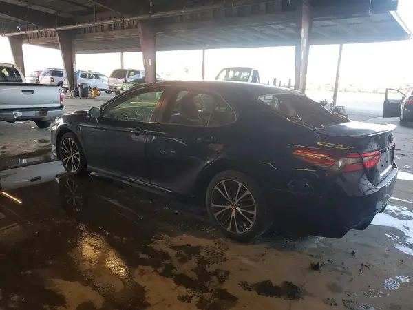 JTNB11HK2J3039718 2018 TOYOTA CAMRY - Image 2