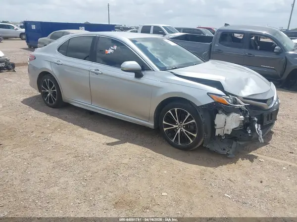JTNB11HK2J3042411 2018 TOYOTA CAMRY - Image 1