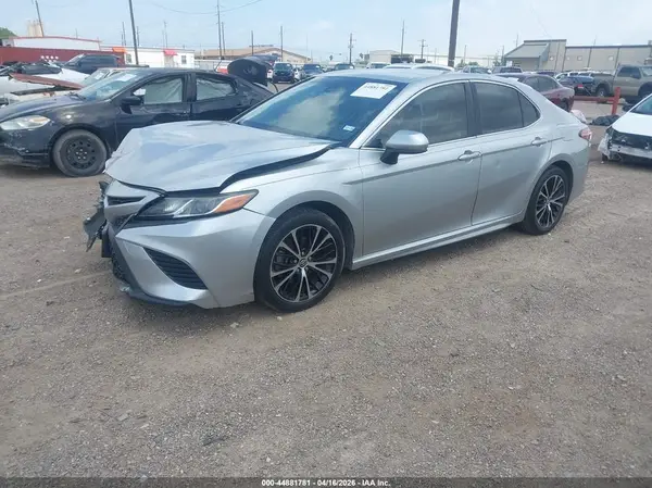 JTNB11HK2J3042411 2018 TOYOTA CAMRY - Image 2