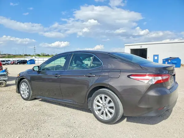 JTNB11HK2J3043266 2018 TOYOTA CAMRY - Image 2