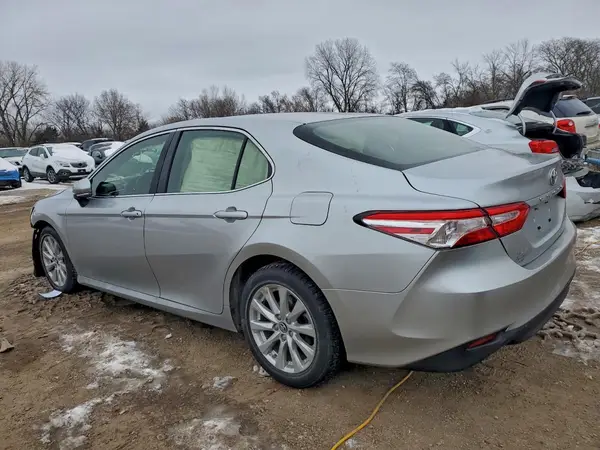 JTNB11HK2J3044031 2018 TOYOTA CAMRY - Image 2