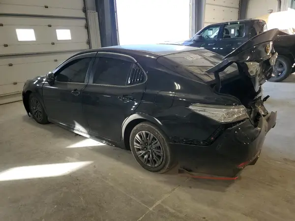JTNB11HK2J3044899 2018 TOYOTA CAMRY - Image 2