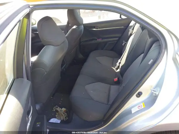 JTNB11HK2J3047057 2018 TOYOTA CAMRY - Image 8