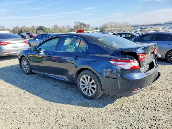 JTNB11HK2J3047608 2018 TOYOTA CAMRY - Image 2