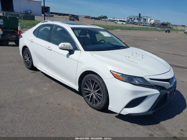 JTNB11HK2J3048094 2018 TOYOTA CAMRY - Image 1