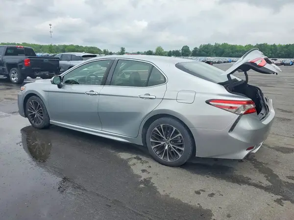 JTNB11HK2J3048743 2018 TOYOTA CAMRY - Image 2