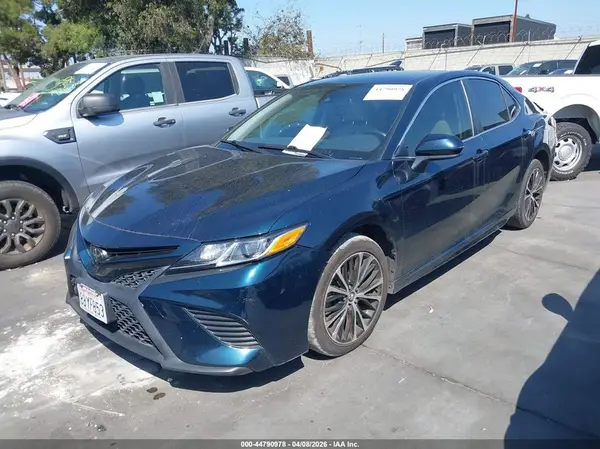 JTNB11HK2J3049990 2018 TOYOTA CAMRY - Image 2