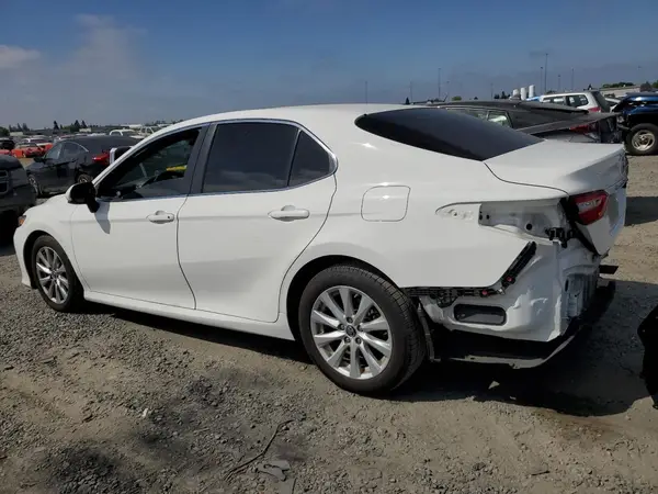 JTNB11HK2J3054882 2018 TOYOTA CAMRY - Image 2