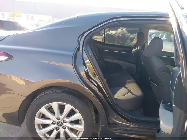 JTNB11HK2J3063369 2018 TOYOTA CAMRY - Image 8