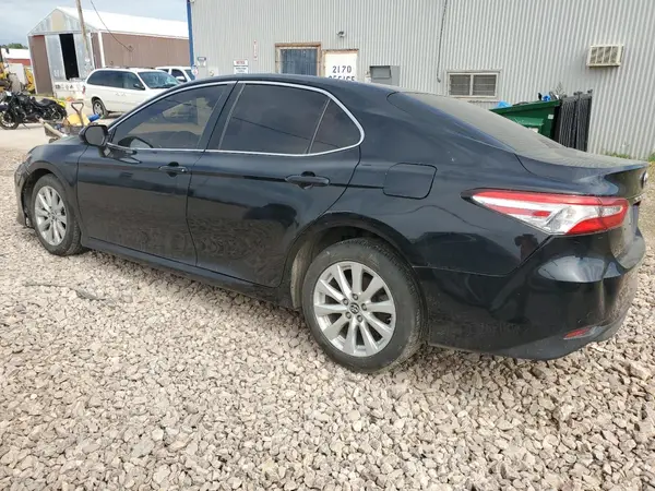 JTNB11HK2J3067146 2018 TOYOTA CAMRY - Image 2