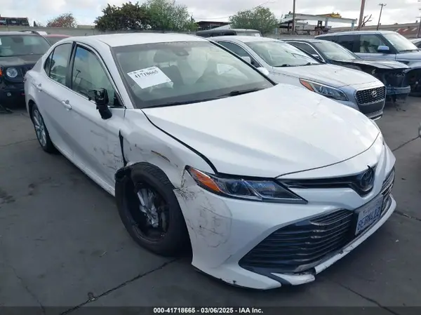 JTNB11HK2J3067356 2018 TOYOTA CAMRY - Image 1