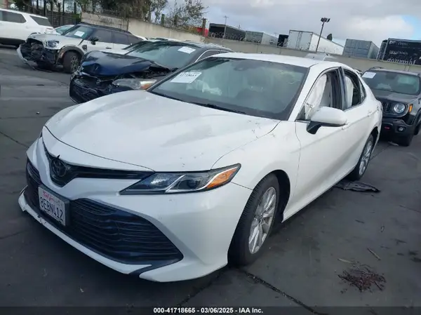 JTNB11HK2J3067356 2018 TOYOTA CAMRY - Image 2