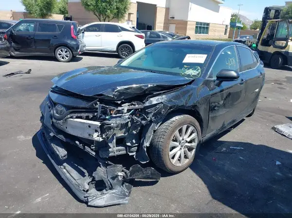 JTNB11HK2J3072377 2018 TOYOTA CAMRY - Image 2