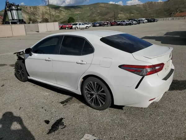 JTNB11HK2J3072802 2018 TOYOTA CAMRY - Image 2
