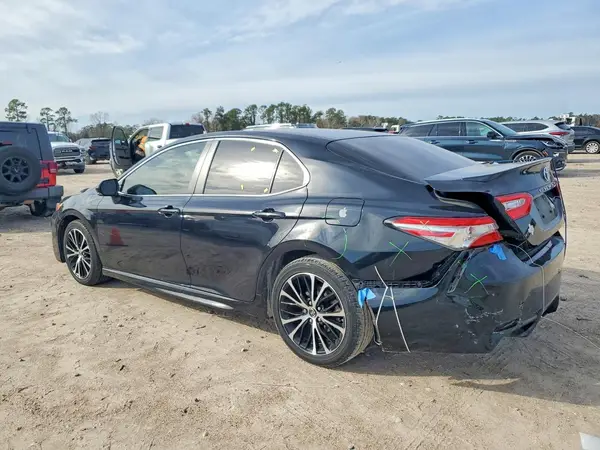 JTNB11HK3J3000782 2018 TOYOTA CAMRY - Image 2