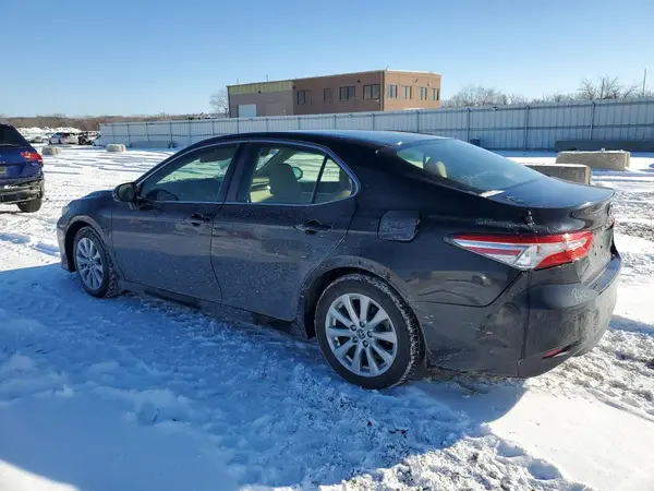 JTNB11HK3J3002208 2018 TOYOTA CAMRY - Image 2