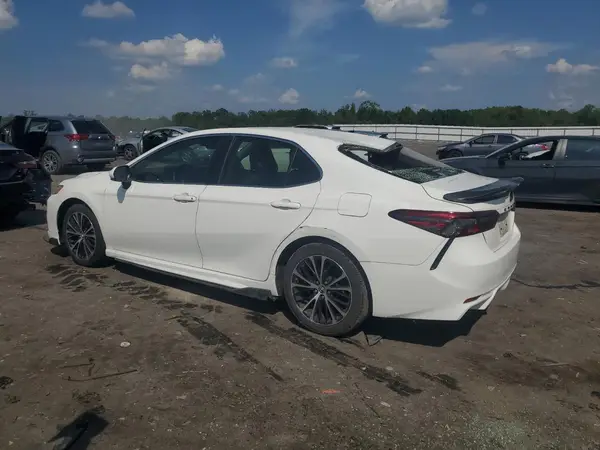 JTNB11HK3J3002418 2018 TOYOTA CAMRY - Image 2