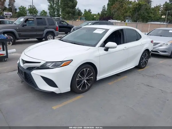 JTNB11HK3J3003598 2018 TOYOTA CAMRY - Image 2