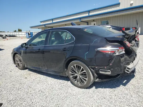 JTNB11HK3J3003732 2018 TOYOTA CAMRY - Image 2
