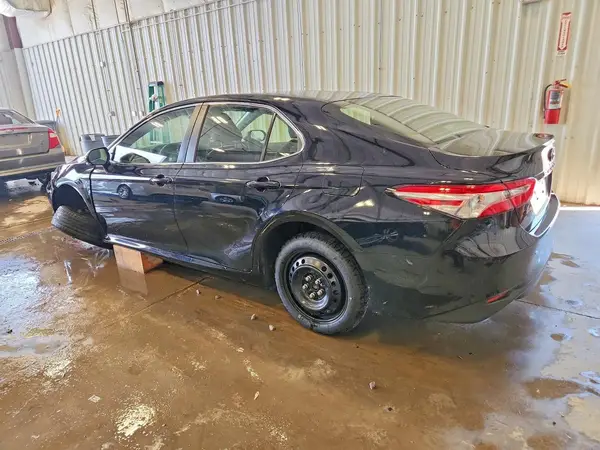 JTNB11HK3J3005299 2018 TOYOTA CAMRY - Image 2