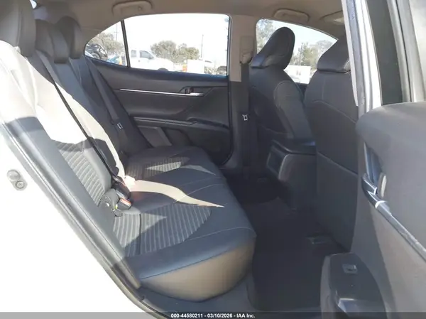 JTNB11HK3J3005643 2018 TOYOTA CAMRY - Image 8