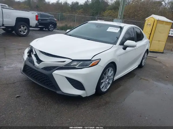 JTNB11HK3J3006226 2018 TOYOTA CAMRY - Image 2
